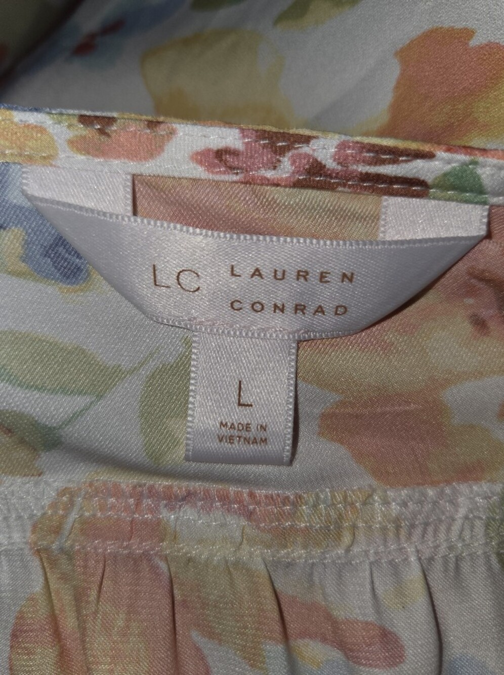 LC Lauren Conrad White Floral Tie-Front V-Neck Blouse - Picture 6 of 9